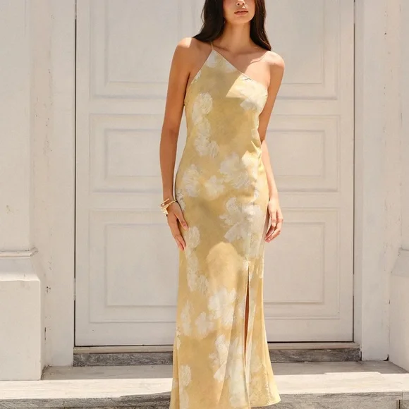 Commense Apricot Floral Print High Slit Dress
Size M NWT$36 - Picture 2 of 8